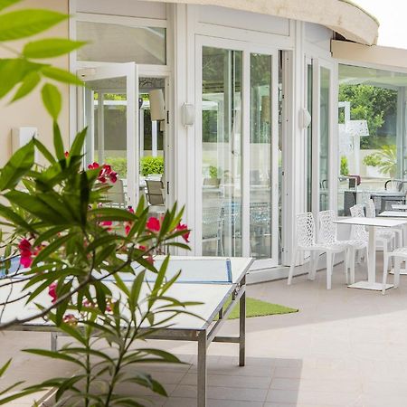 Hotel Pacific Cattolica Bagian luar foto
