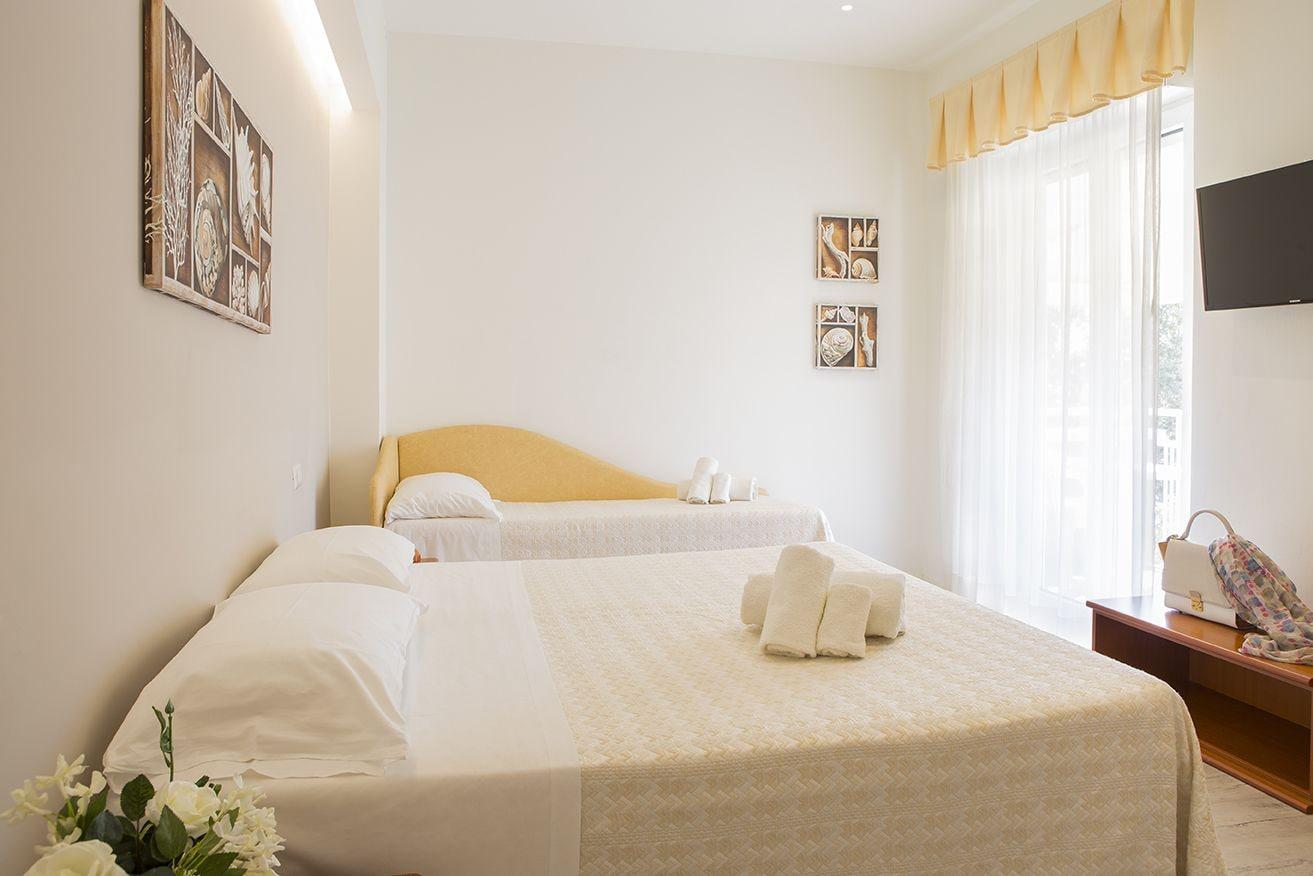 Hotel Pacific Cattolica Bagian luar foto