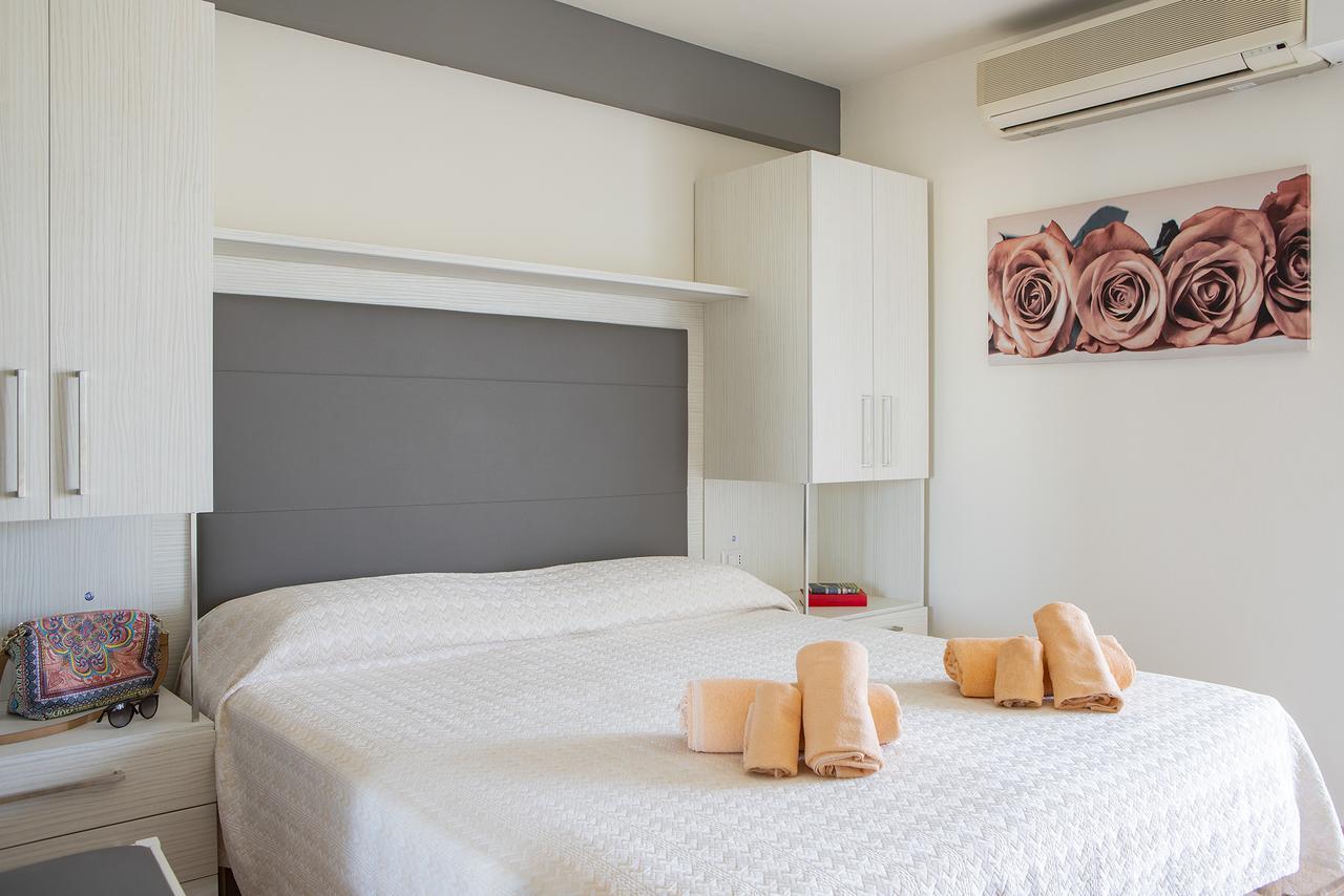 Hotel Pacific Cattolica Bagian luar foto